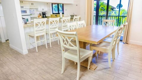 Spacious 3-Bedroom Retreat with Full Wrap-Around Lanai - Sanibel Island House in Sanibel Island