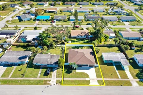 Property building, Neighbourhood, Bird's eye view, Location