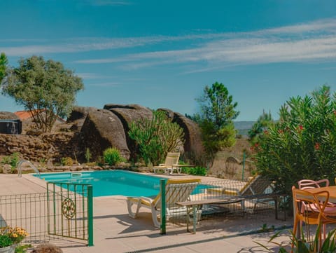 Patio, Restaurant/places to eat, Spring, Summer, Lounge or bar, Spa and wellness centre/facilities, Swimming pool, Seasons, children, young children, older children, sunbed