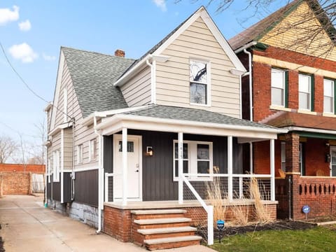 Large Remodeled 4 Bedroom Only 7 Minutes to Downtown House in Ohio City