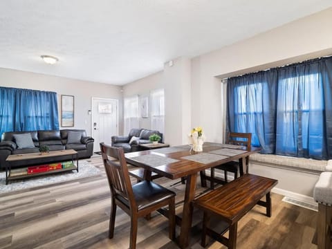 Large Remodeled 4 Bedroom Only 7 Minutes to Downtown House in Ohio City