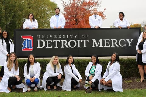 Spacious peaceful rm in home No Car No problem House in Westland