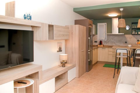 Kitchen or kitchenette, Seating area