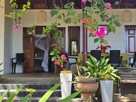 Property building, Patio, Balcony/Terrace, Garden view