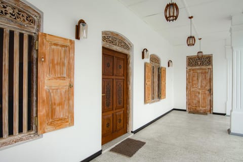 Facade/entrance, Internal: Not applicable to any particular room