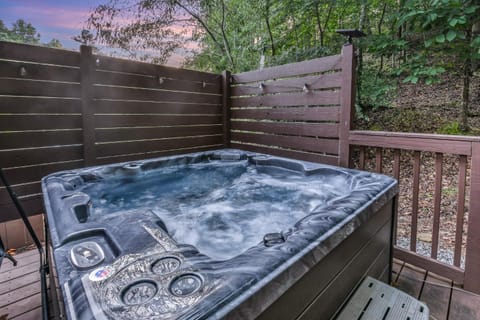 Hidden Acres Lodge cabin Cabin in Sevierville