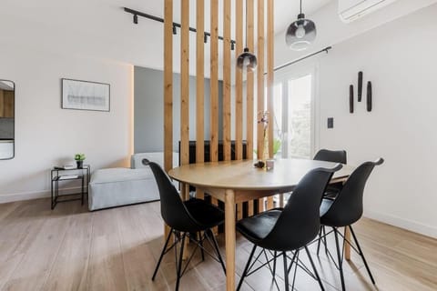 Living room, Seating area, Dining area, air conditioner