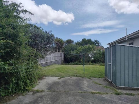 Property building, Day, Garden