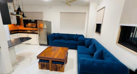 Communal lounge/ TV room, TV and multimedia, Living room, Seating area, Dining area, Evening entertainment