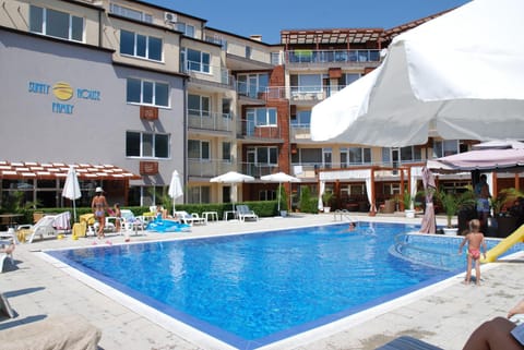 Day, Swimming pool, Swimming pool