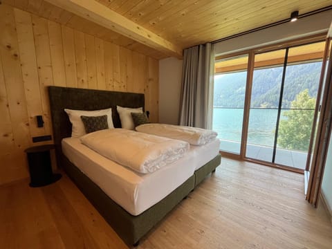 Bed, Photo of the whole room, Bedroom, Mountain view