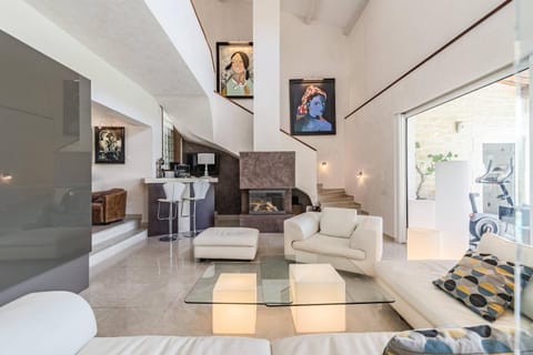 Communal lounge/ TV room, Living room