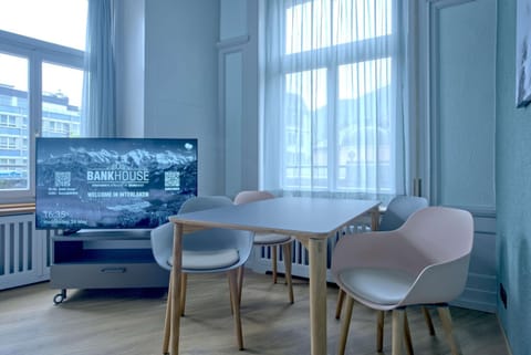 TV and multimedia, Dining area