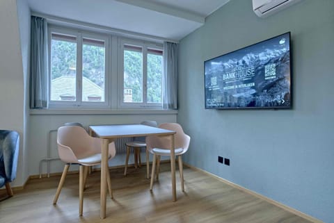 TV and multimedia, Living room, Dining area