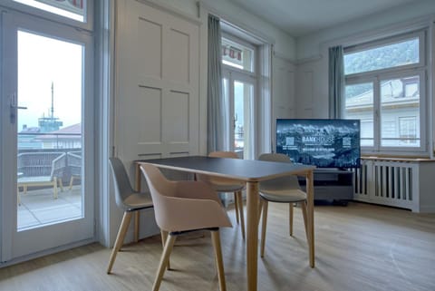 TV and multimedia, Living room, Dining area