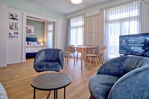 Living room, Seating area, Dining area