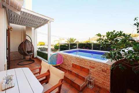 View (from property/room), Balcony/Terrace, Pool view, sunbed