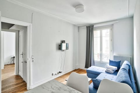 Lovely flat 5min walk from the Marie d'Issy metro station Apartment in Issy-les-Moulineaux