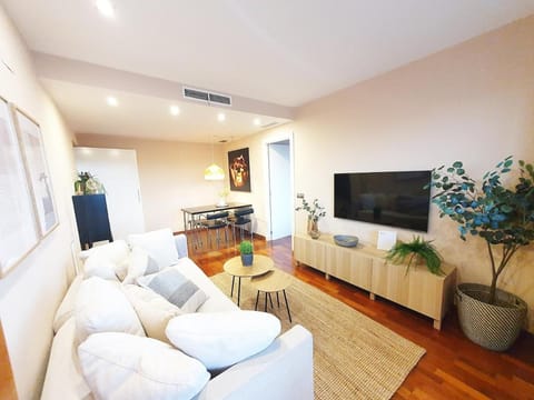 TV and multimedia, Living room, Dining area