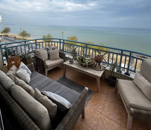 Natural landscape, View (from property/room), Balcony/Terrace, Sea view