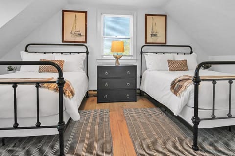 Charming 3BR Home in Nantucket's Natural Beauty home House in Nantucket