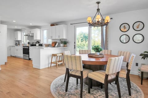 Charming 3BR Home in Nantucket's Natural Beauty home House in Nantucket