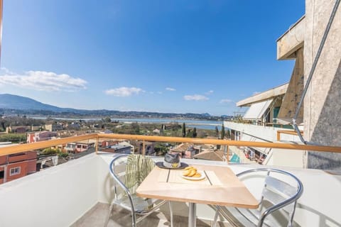 Balcony/Terrace, Lake view