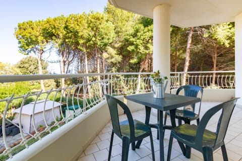 View (from property/room), Balcony/Terrace, Garden view