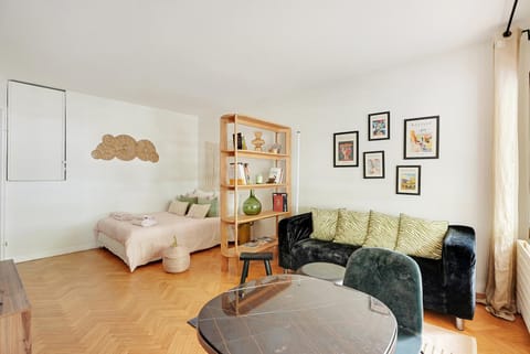 Living room, Photo of the whole room