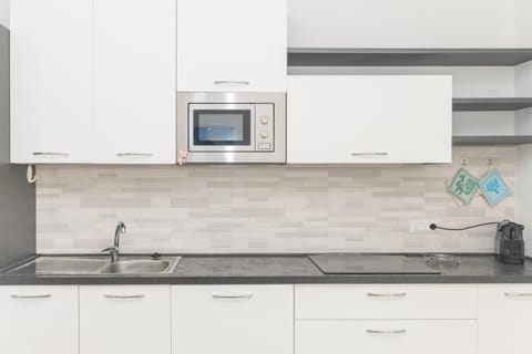 Kitchen or kitchenette, Living room