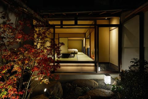 Living room, Quiet street view