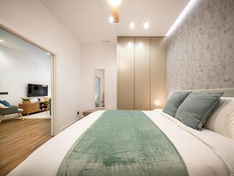 The Glass Cube Apartment in Centro