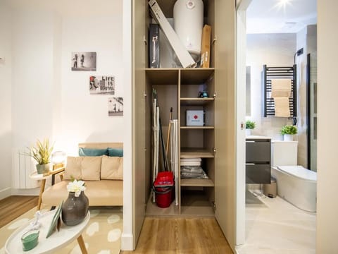 The Glass Cube Apartment in Centro