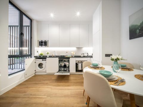 The Glass Cube Apartment in Centro