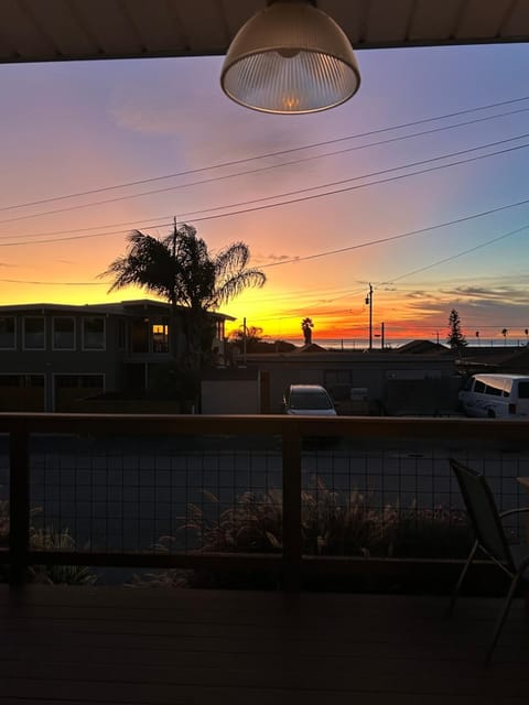Views of Ocean and Iconic Morro Rock, Beach Cottage House in Morro Bay