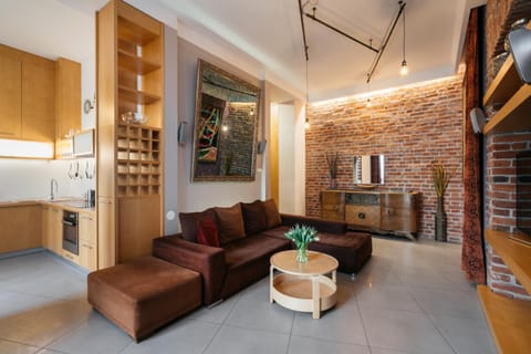 TV and multimedia, Kitchen or kitchenette, Living room, Seating area