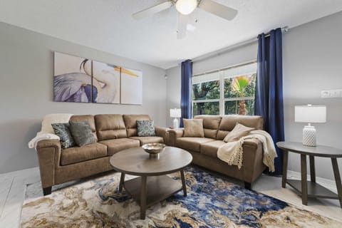 Ocean Breeze A Relaxing Coastal Getaway Near Top Attractions Apartment in Gulfport