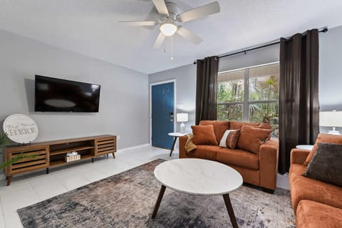 Sunset Getaway Spacious Retreat Near Beaches & Local Attractions Apartment in Gulfport