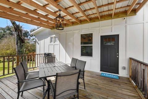Coastal Casa -Charming 3 Bedroom House House in Gulfport