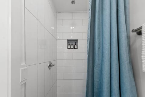 Coastal Cabana Studio - Close to beach and Mississippi City Apartment in Gulfport