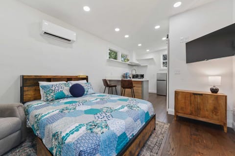 Coastal Cabana Studio - Close to beach and Mississippi City Apartment in Gulfport