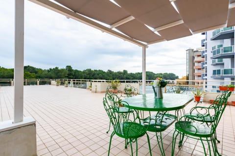 Balcony/Terrace, Dining area