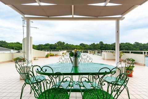 Day, View (from property/room), Dining area