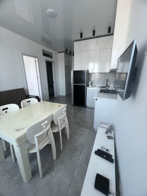 Communal lounge/ TV room, TV and multimedia, Dining area