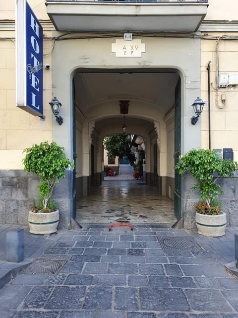 Property building, Facade/entrance
