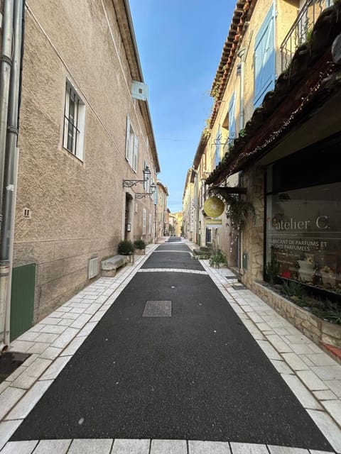 T2 au cœur de Valbonne Village Apartment in Valbonne