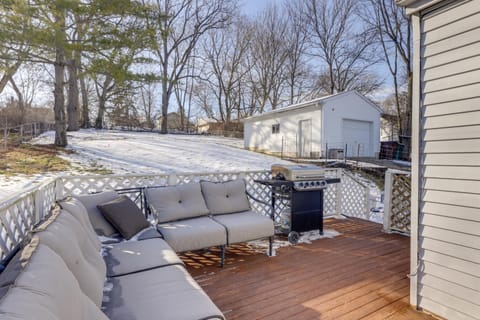 3 Mi to Englewood Dam Pet-Friendly Home with Yard! House in Dayton