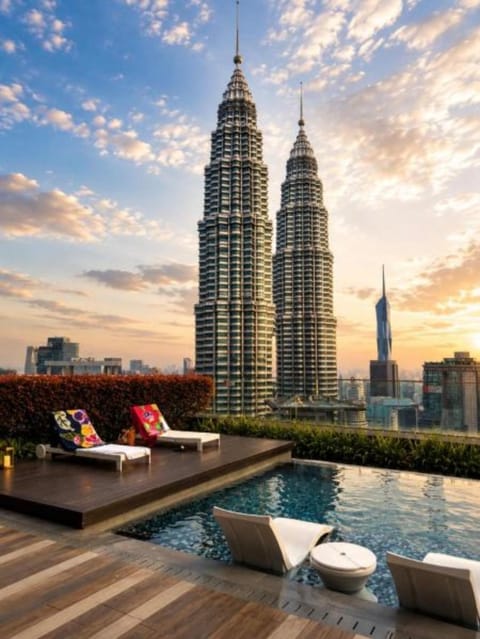 Seating area, Pool view, Swimming pool