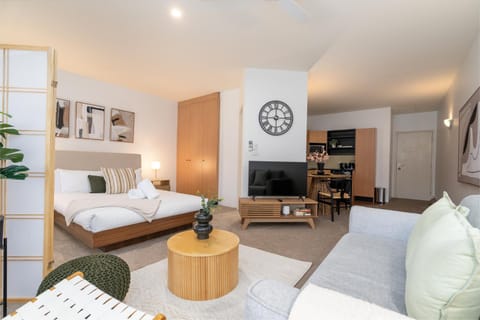 Bed, Living room