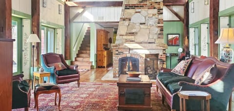 Old Orchard House House in Addison County